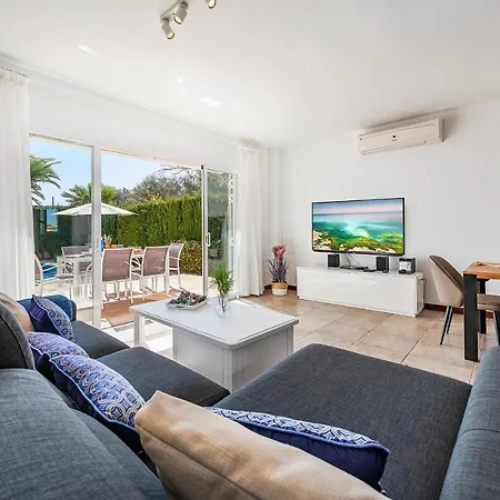 בית נופש Charming Semi-detached Holiday By The Sea Ii אלקודיה